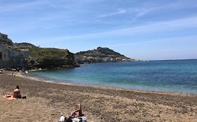 Le Cabanon Bleu Sur La Plage