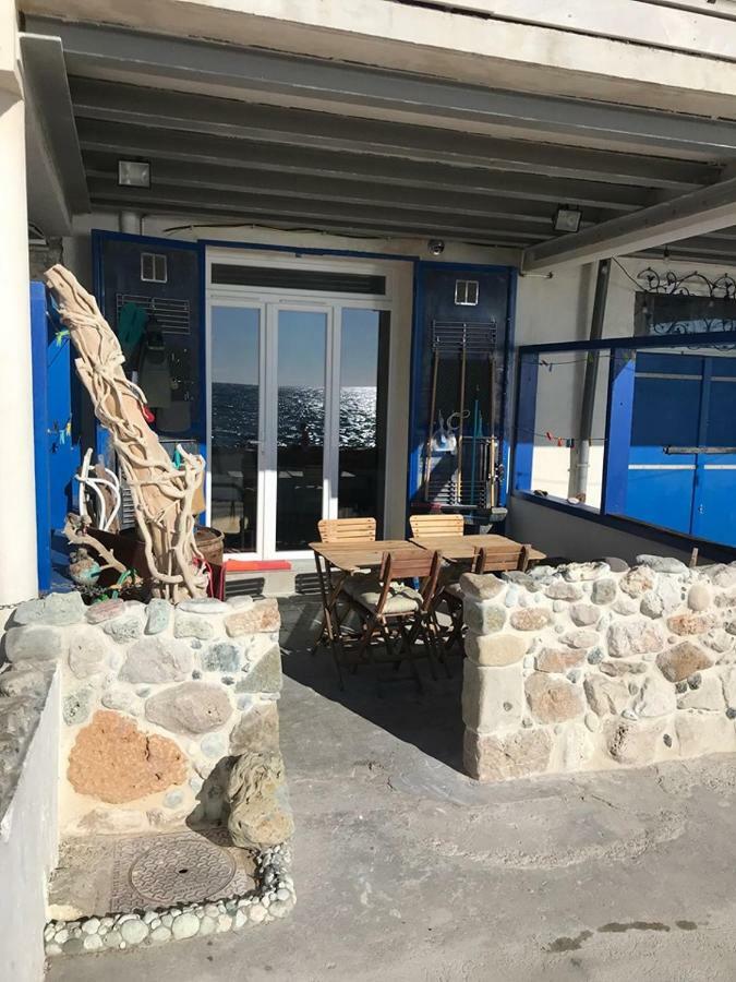 Le Cabanon Bleu Sur La Plage Marseille Extérieur photo